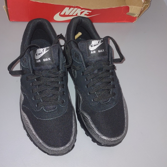 NIKEWmns Air Max 1 Premium - Picture 12 of 14